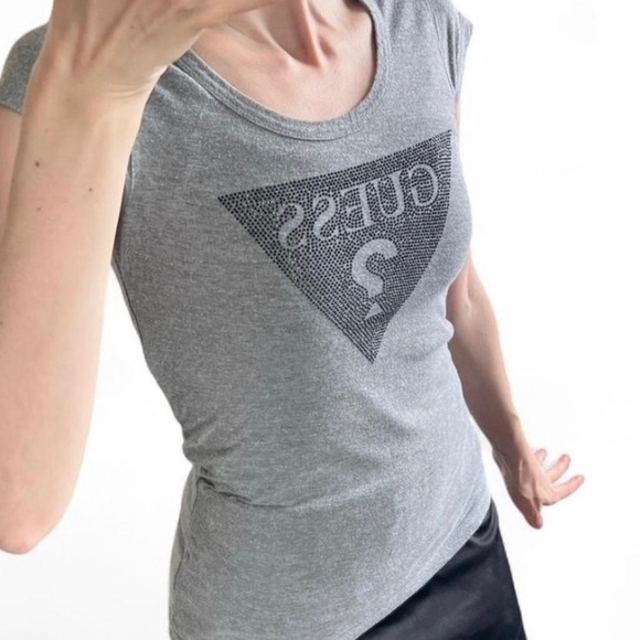 Vintage Y2K Grey Guess Rhinestone Logo T-Shirt Classic Grunge Extra Small - Picture 11 of 11